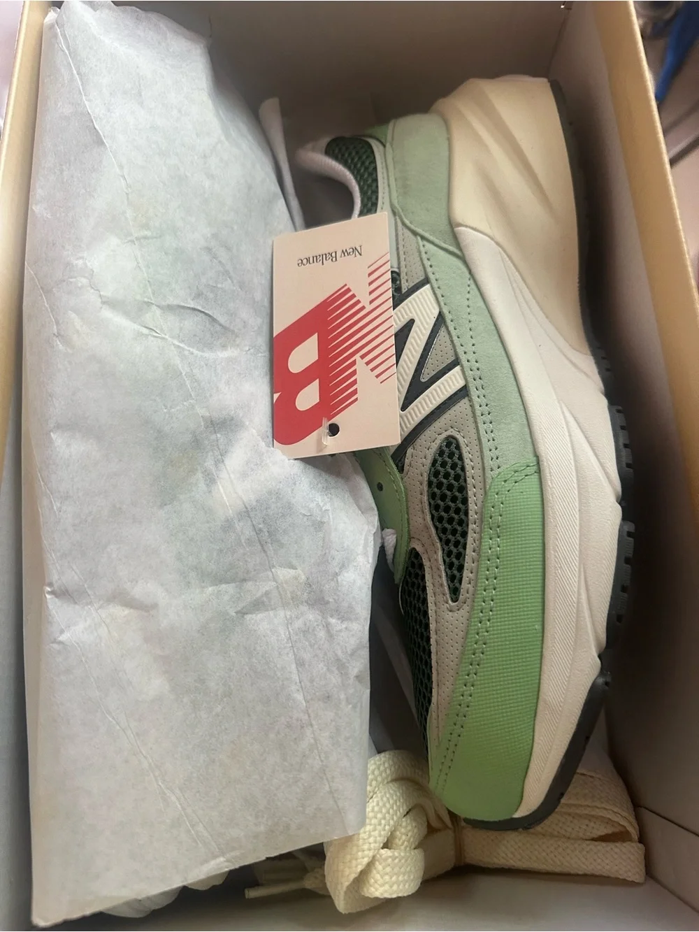 New Balance 990v6 Avocado Natural Mint Sneakers Men’s size 8 Women’s 9.5